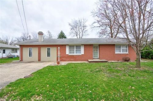 190 Roosevelt St, Warrensburg, IL 62573-9770