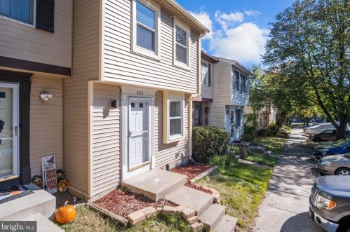 8433 Sugar Creek Ln, Springfield, VA 22153-3850