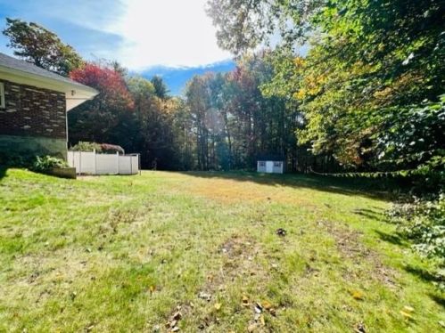 18 October Ln, Laconia, NH 03249-6450