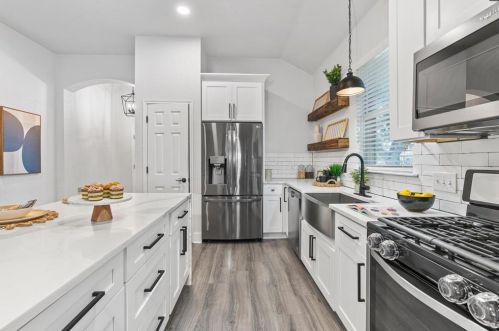 11920 Pecan Gate Way, Webberville TX 78653-3975 exterior