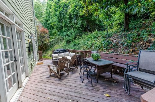 1900 Harper Rd, Atlanta GA  30318-3023 exterior