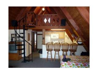 624 Goose Ln, Bath, NH 03740-4616