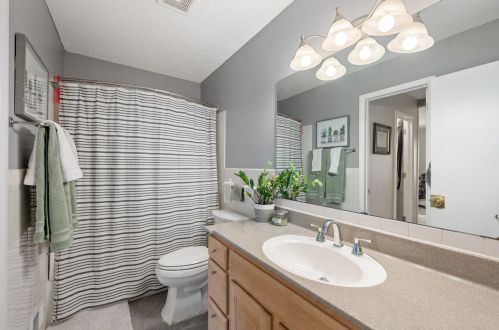 1710 Winnetka Ave, Minneapolis MN  55427-3923 exterior
