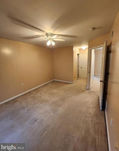 16 Courtyard Dr, Carlisle PA  17013-1395 exterior