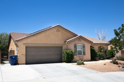 43113 Homestead St, Lancaster CA  93535-4837 exterior