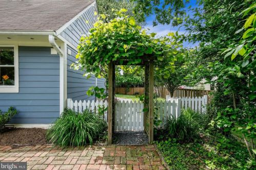 2231 Luzerne Ave, Silver Spring MD 20910-2133 exterior