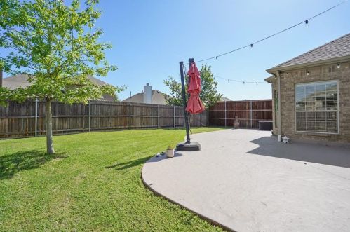 5724 Diamond Valley Dr, Fort Worth TX  76179-7607 exterior