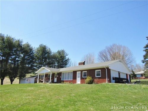 209 Valley Dr, Jefferson, NC 28640-9785