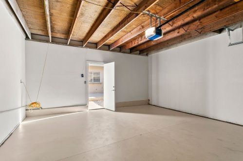 471 Alton Ave, Santa Ana CA  92707-4064 exterior