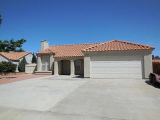 1627 Berkshire Dr, Palmdale, CA 93551-4051
