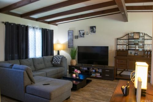 5568 Wayman St, Riverside, CA 92504-2130