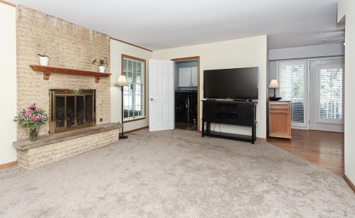 258 El Paso Ln, Carol Stream IL  60188-1737 exterior