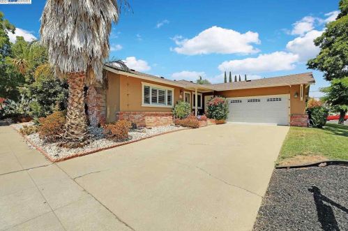 332 Michell Ct, Livermore, CA 94551-2219