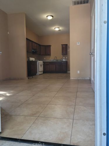 747 7th St, San Bernardino, CA 92410-3006