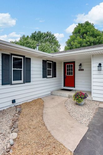 3658 Hadley Ct, Saint Paul, MN 55128-3204