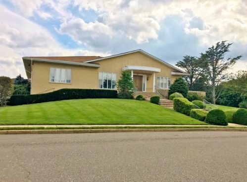 26 Wallace Rd, Deal Park, NJ 07723-1221