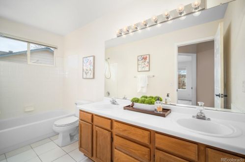 4043 Jebel Way, Aurora CO 80013-6009 exterior