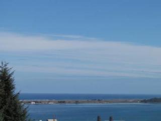 2103 Whittier Ct, Eureka, CA 95503-7056