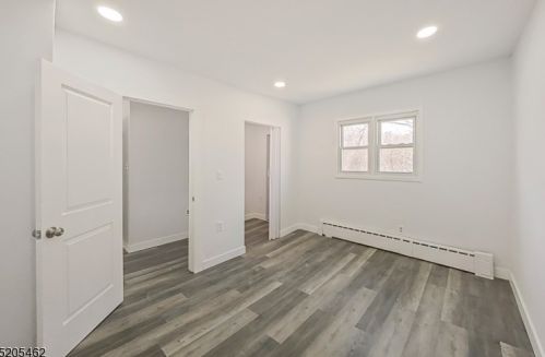 76 Passaic Ave, Paterson NJ  07506-1406 exterior