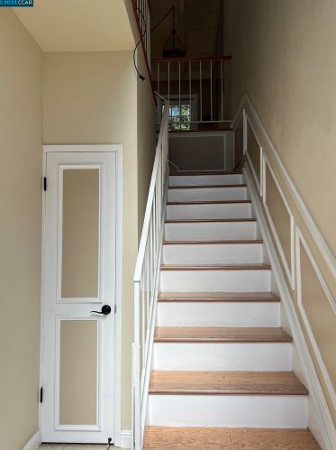 318 Ridgeview Dr, Concord CA  94523-1026 exterior