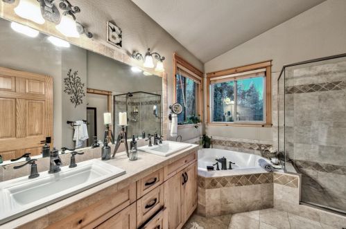 10511 Jeffrey Way, Truckee CA  96161-2518 exterior