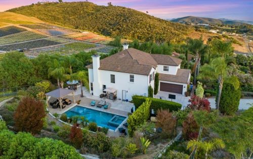 760 Vista Point Cir, Vista, CA 92084-6662