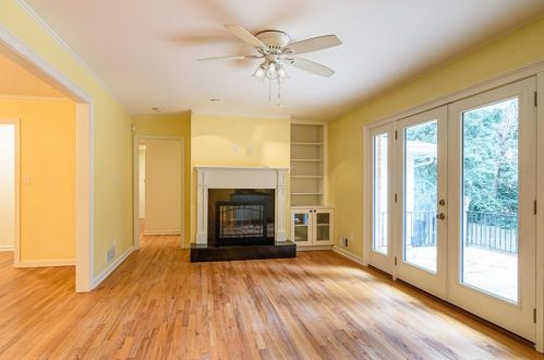 1543 Knob Hl Dr, Atlanta GA  30329-3208 exterior