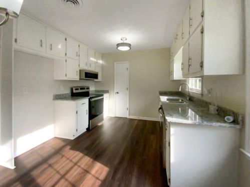 548 Knollwood Dr, Stockbridge GA  30281-2018 exterior