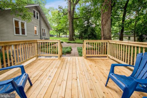 9715 Capitol View Ave, Silver Spring MD 20910-1033 exterior