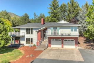 1441 Highcrest Dr, Medford, OR 97504-9315