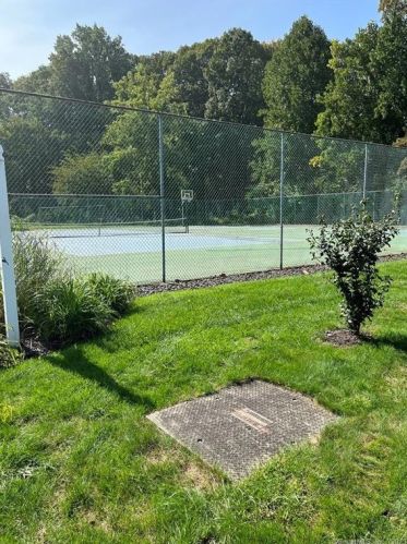 34 Brentwood Dr, Wallingford CT  06492-4344 exterior