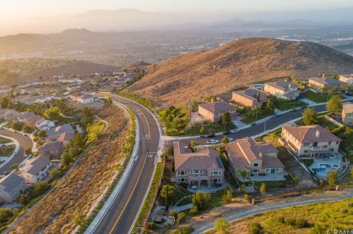 16849 Ridge Cliff Dr, Riverside CA  92503-0251 exterior