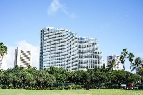 383 Kalaimoku St, Honolulu HI  96815 exterior