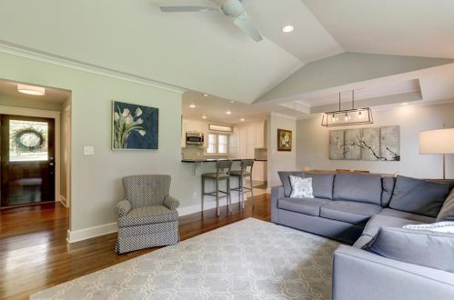 6405 Bridgewood Valley Rd, Atlanta GA  30328-2903 exterior