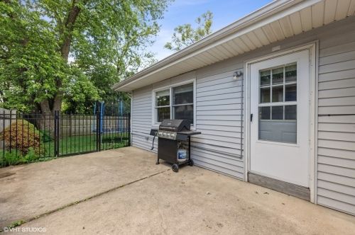 411 Burlington Ave, Willowbrook IL  60514-1109 exterior
