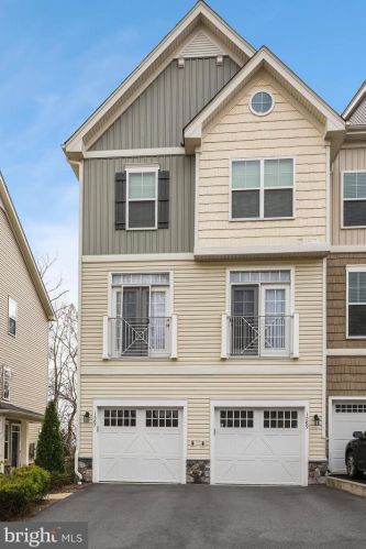 1589 Renate Dr, Woodbridge, VA 22192
