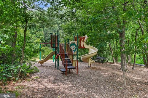 11760 Great Owl Cir, Herndon VA  20194-1169 exterior