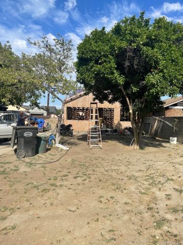 12914 Thorson Ave, Compton, CA 90221-1732