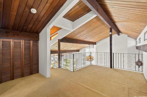 5287 Poola St, Honolulu HI  96821-1556 exterior