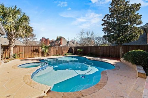 2106 Shari Ln, Garland TX 75043-1459 exterior