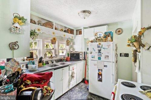 5 Tower Cir, Berkeley Springs, WV 25411-4849
