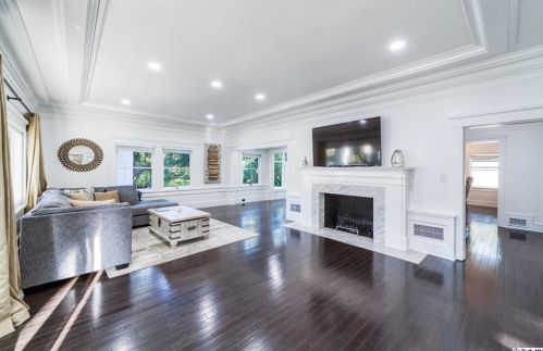 1616 Wabasso Way, Glendale CA  91208-2441 exterior