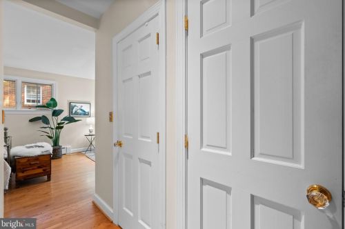 1118 Dl Dr, Silver Spring MD 20910-1601 exterior