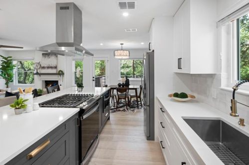 6517 Fair Vly Trl, Austin TX  78749-1250 exterior