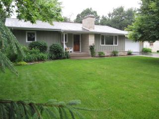 2950 Reid Farm Rd, Rockford, IL 61114-6684