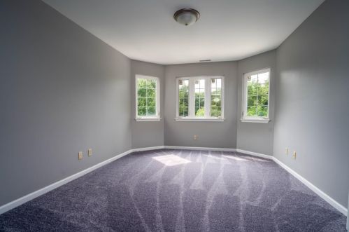 630 Merganser Dr, Hobart IN 46342-9487 exterior