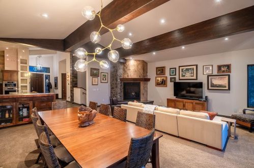 14246 Shr Dr, Truckee CA  96161-3430 exterior