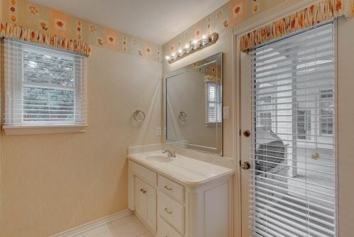 8301 Thorndyke Dr, Fort Worth TX  76182-8632 exterior