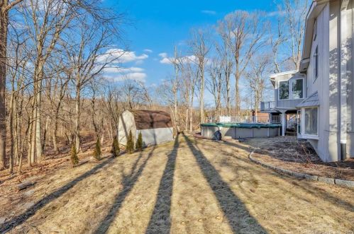 23 Treeland Rd, Huntington CT  06484-2730 exterior
