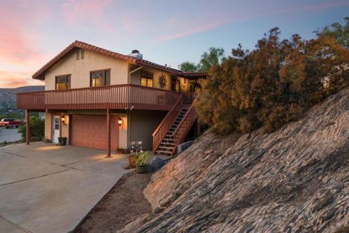 16517 Wikiup Rd, Ramona, CA 92065-4645